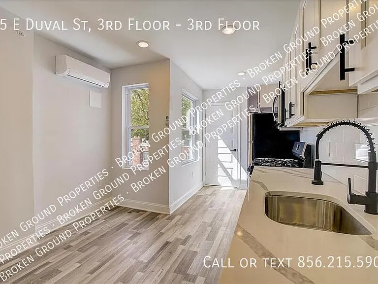95 E Duval St #3 — Photo 6