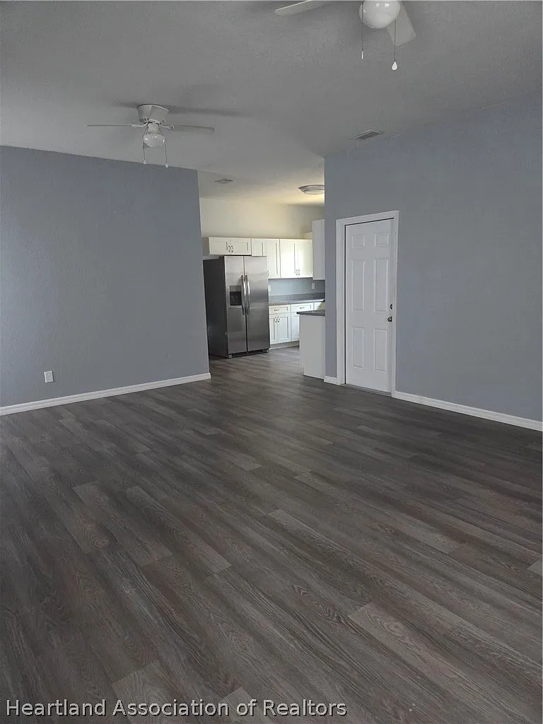 3 bed, 2.0 bath, 1270 sqft, $1,700 — Photo 4