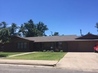 1927 Eton Dr, Perryton, TX 79070