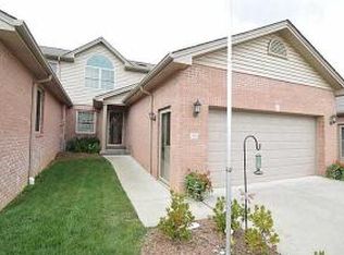 320 Windsor Cir, Washington, PA 15301