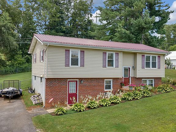 2nd image of 25352 Wexmouth Dr