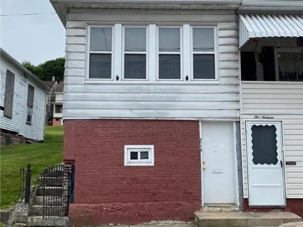 214 W Abbott St, Lansford, PA 18232