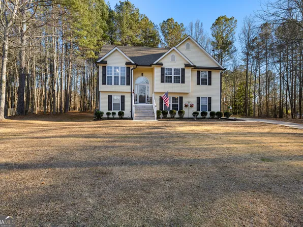 90 Hollow Oaks Ct, Newnan, GA 30263