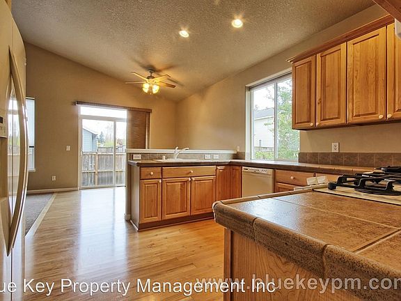 5th image of 10521 NE 21st Ct