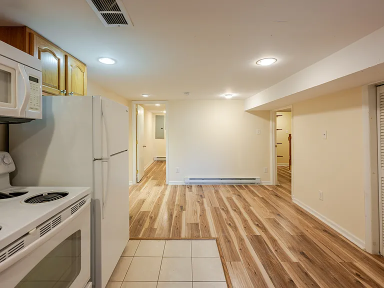 1234 E St NE — Photo 6