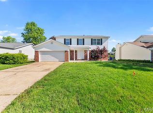 3009 Country Knoll Dr, Saint Charles, MO 63303
