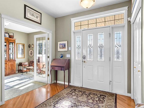 4th image of 35 S Lake Rdg