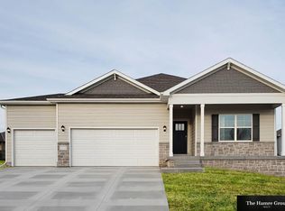 6416 Clear Creek St, Papillion, NE 68157