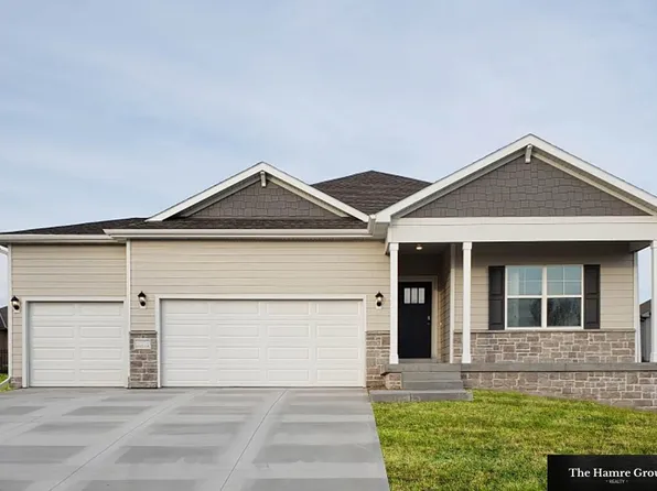 6416 Clear Creek St, Papillion, NE 68157