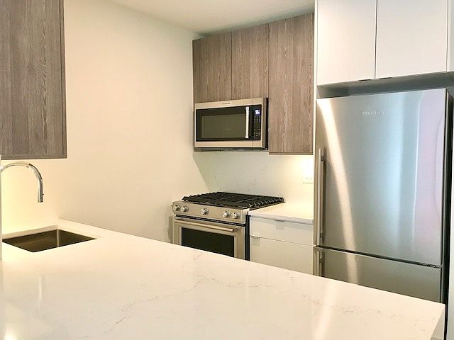 1st image of 520 W 43rd St APT 21G
