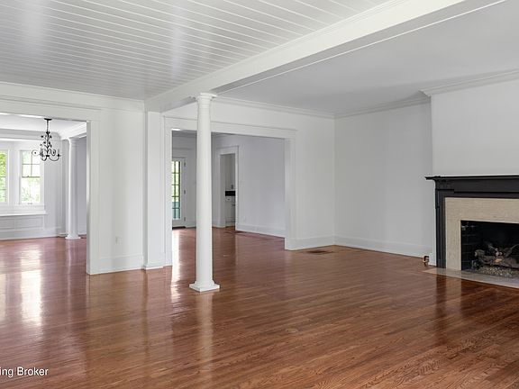 5th image of 2002 Evergreen Rd