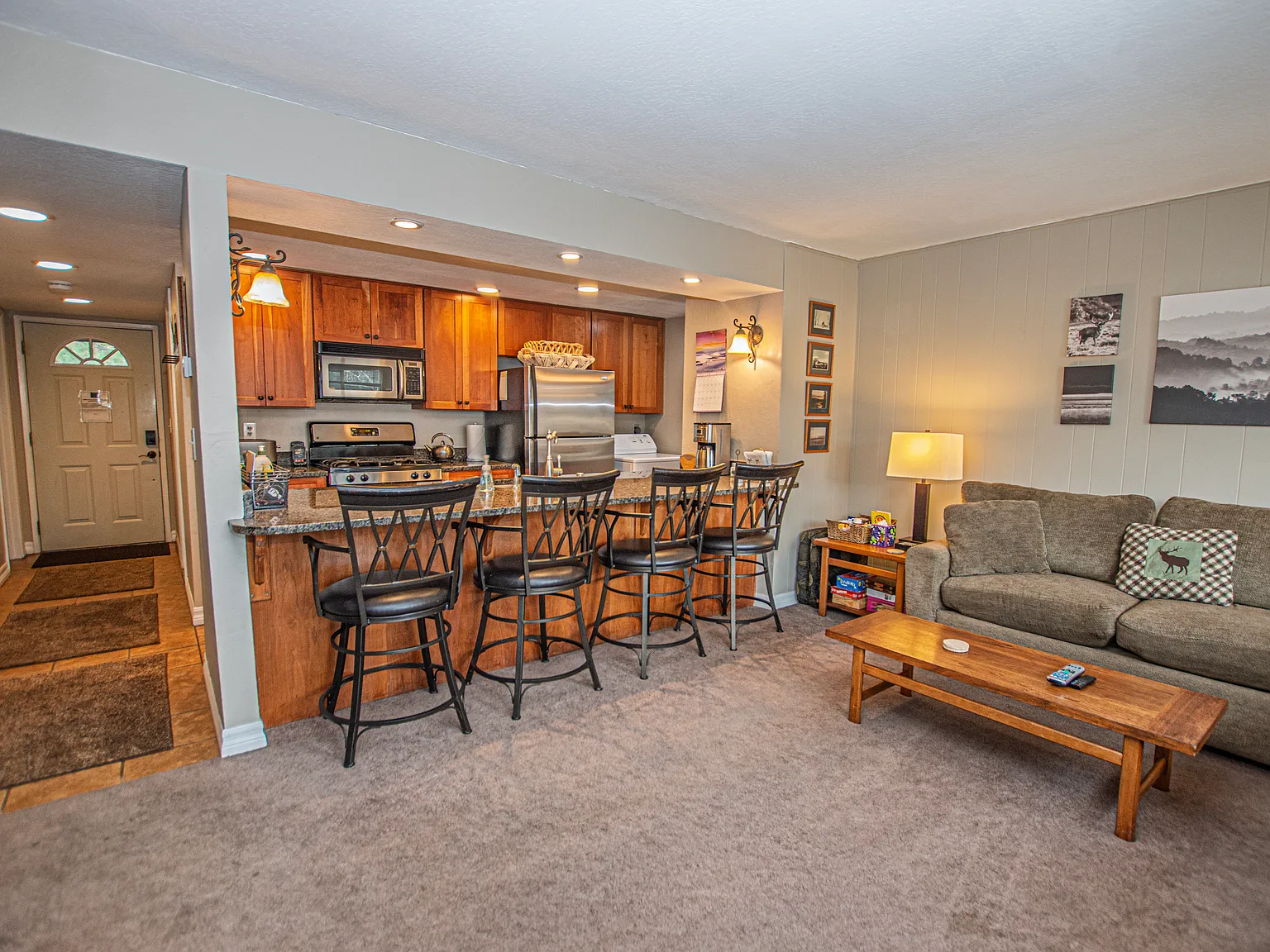 4 bed, 1408 sqft, $4,000 — Photo 4