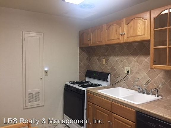 3rd image of 25093 Redlands Blvd