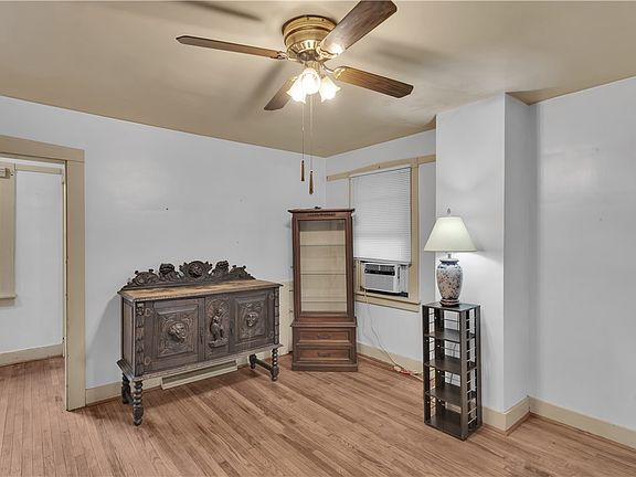 4th image of 720 Sellers Ave