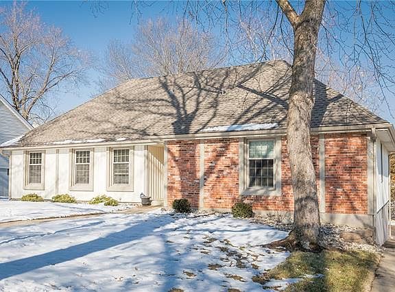 2nd image of 8329 NW Overland Dr