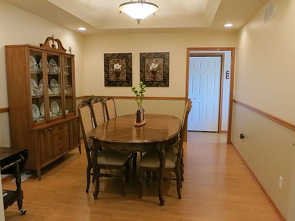 5th image of 750 SE Cardinal Ln