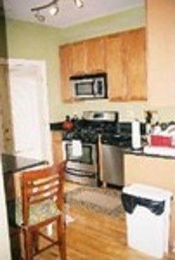 2nd image of 1059 W Thorndale Ave APT 2