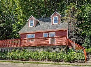 756 Dewey Ave, Galena, IL 61036