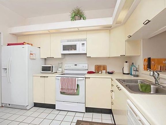 4th image of 459 Hamptoncrest Cir APT 201