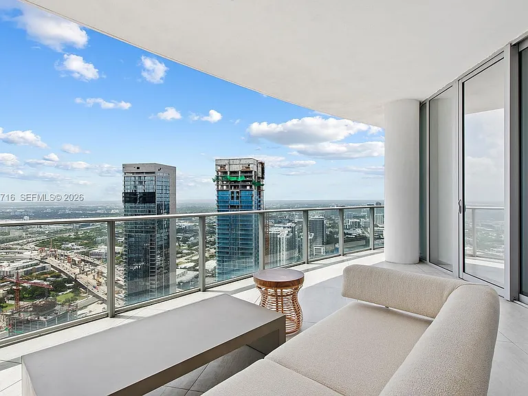 851 NE 1st Ave #Penthouse 5402 — Photo 6