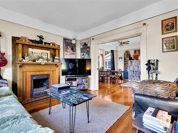 2nd image of 2726 Prior St