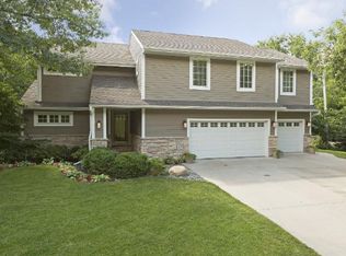 8600 Pine Hill Rd, Bloomington, MN 55438