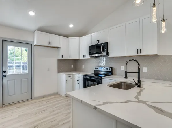 6924 Sunnybank Dr, Fort Worth, TX 76137