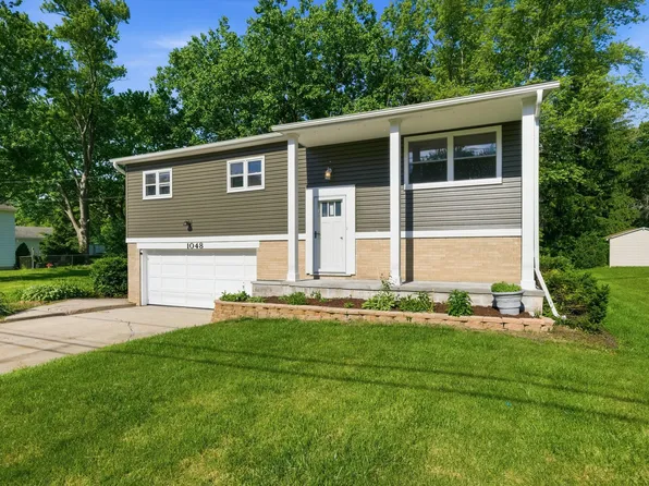 1048 Belle Plaine Ave, Gurnee, IL 60031