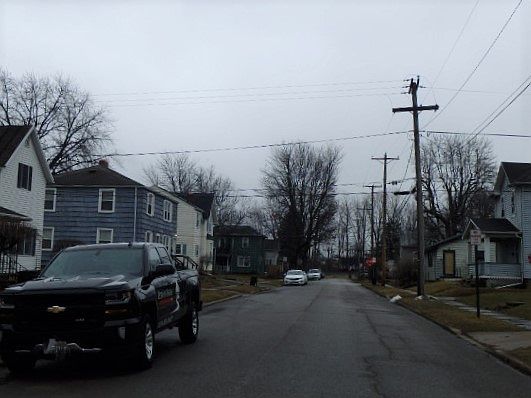 4th image of 616 E Lucas St