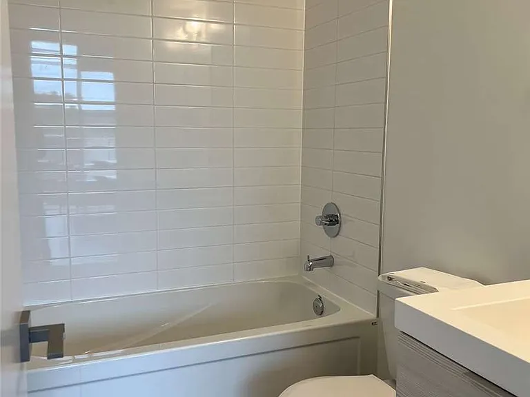 621 Sheppard Ave E #302 — Photo 8