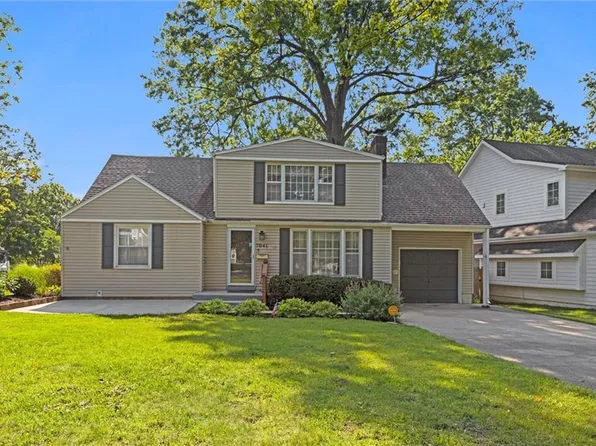 7041 Granada Ln, Prairie Village, KS 66208