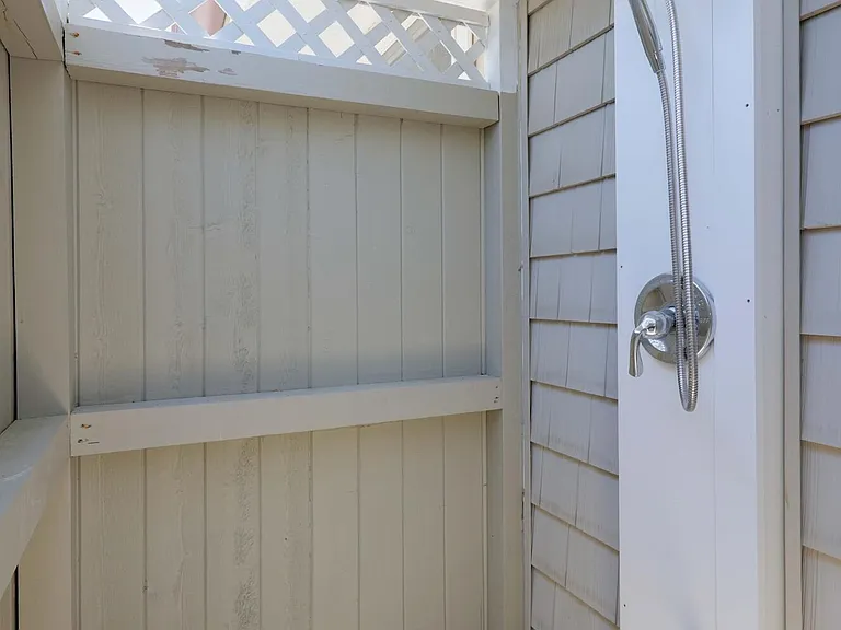 69 Seaview Ave — Photo 29