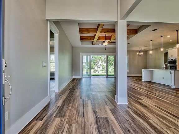 5th image of 194 Salida Way