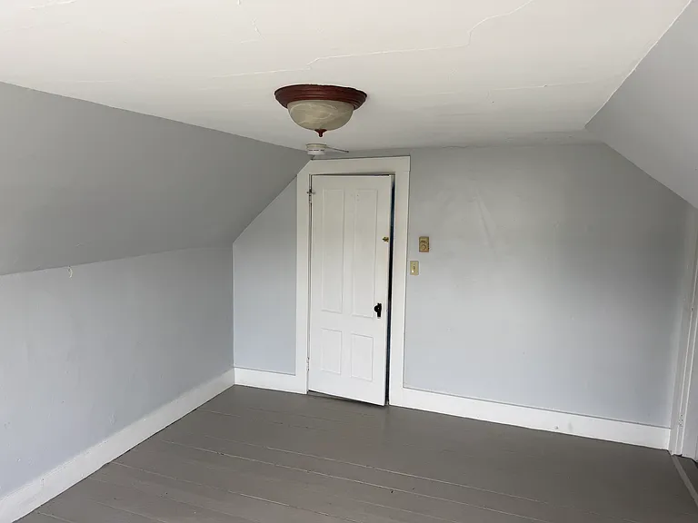 88 Roxbury St #3 — Photo 5