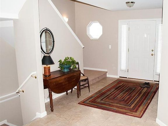 3rd image of 5524 Seney Cir