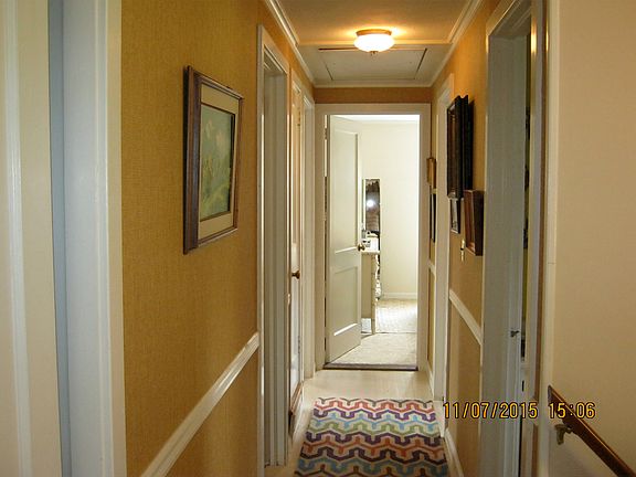 hallway to bedrooms