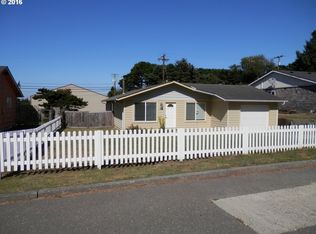 30372 Driftwood Dr, Gold Beach, OR 97444