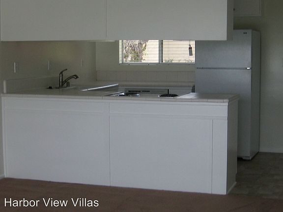 3rd image of 880 Summit Dr Unit 303