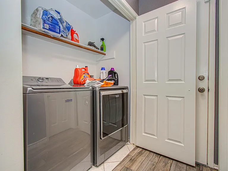 2122 Courtshire Ln — Photo 18