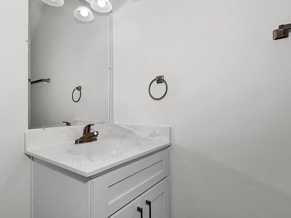 5th image of 2201 Walden Dr APT B4