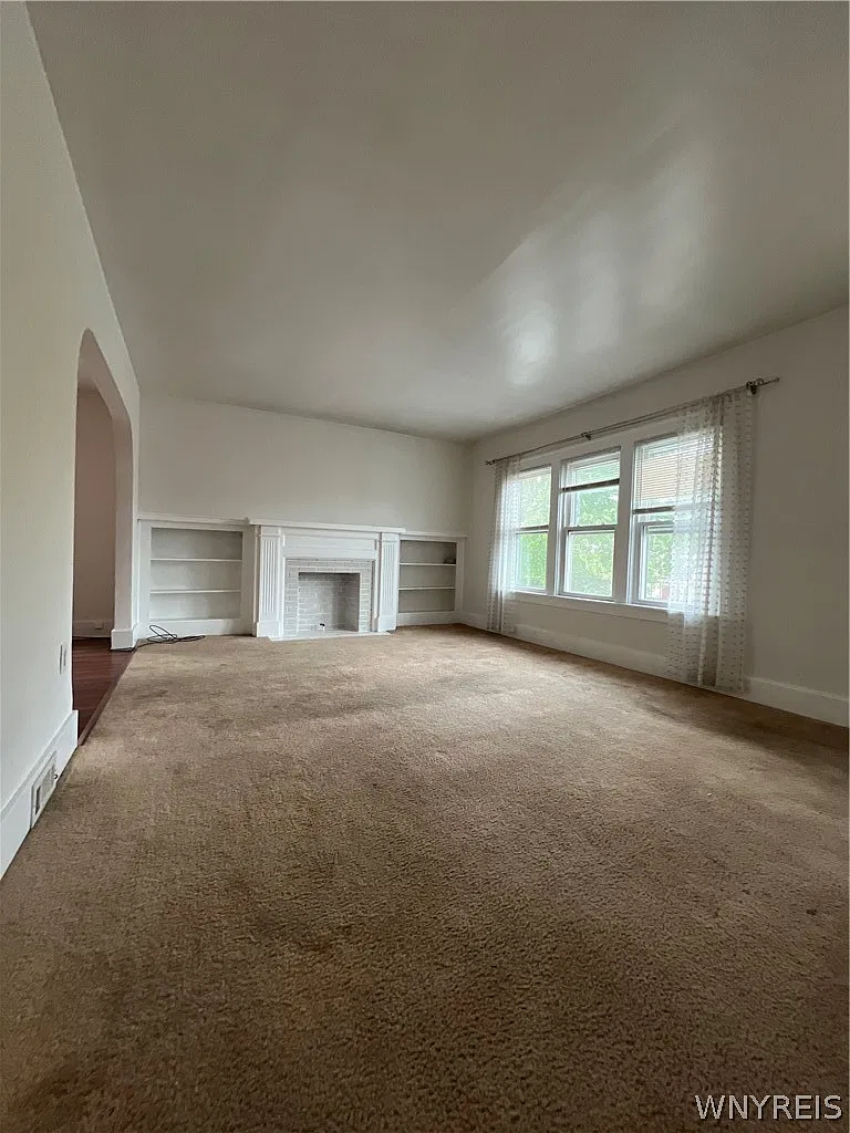 3 bed, 1.0 bath, 2675 sqft, $1,650 — Photo 2