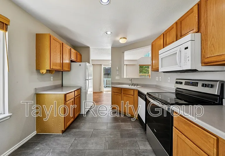 8728 Starwood Ln — Photo 9