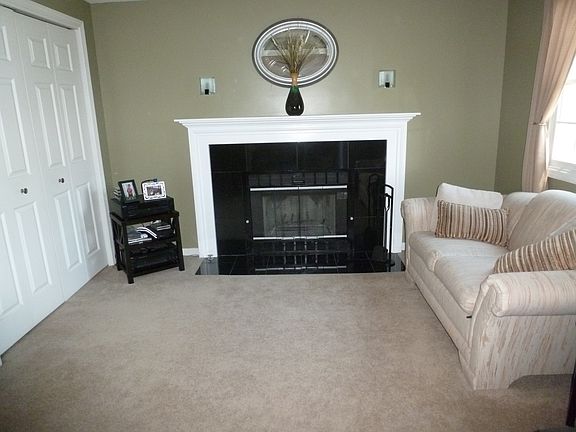 2nd bdrm/den with wbfp