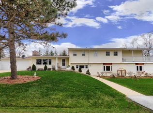 8725 W 96th St, Palos Hills, IL