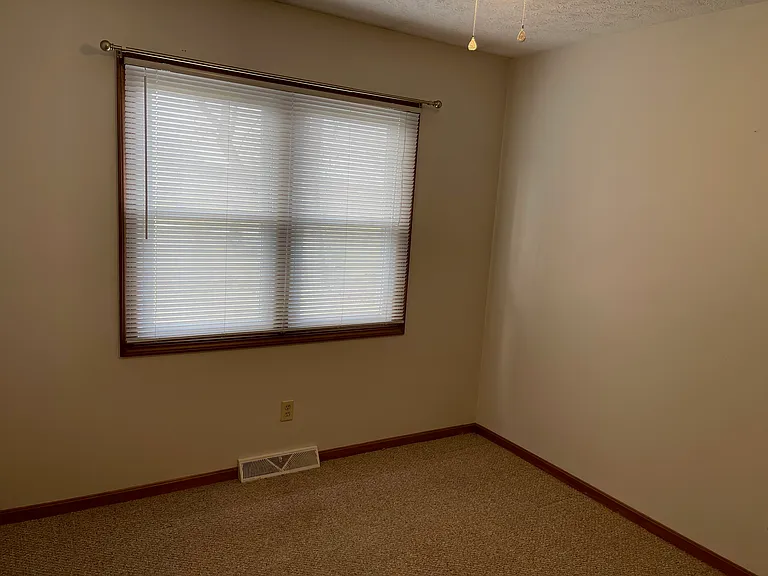 926 Timber Ln — Photo 4