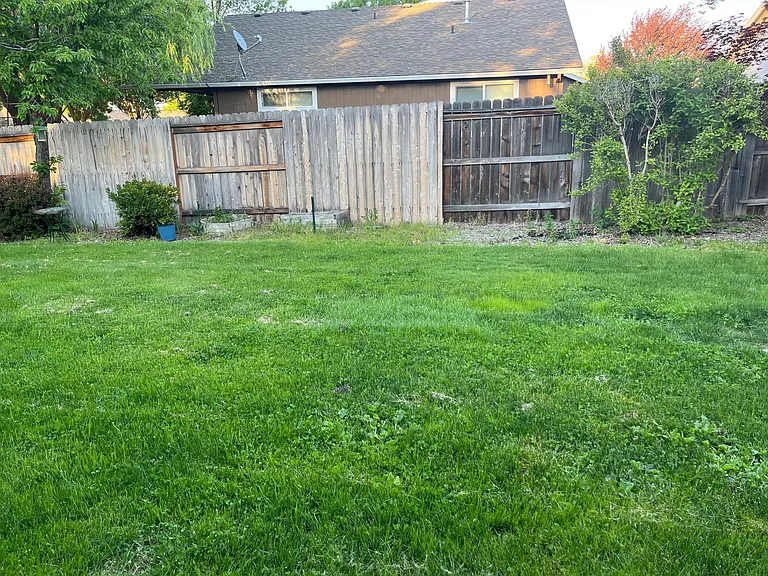 2052 Manchester Dr — Photo 13