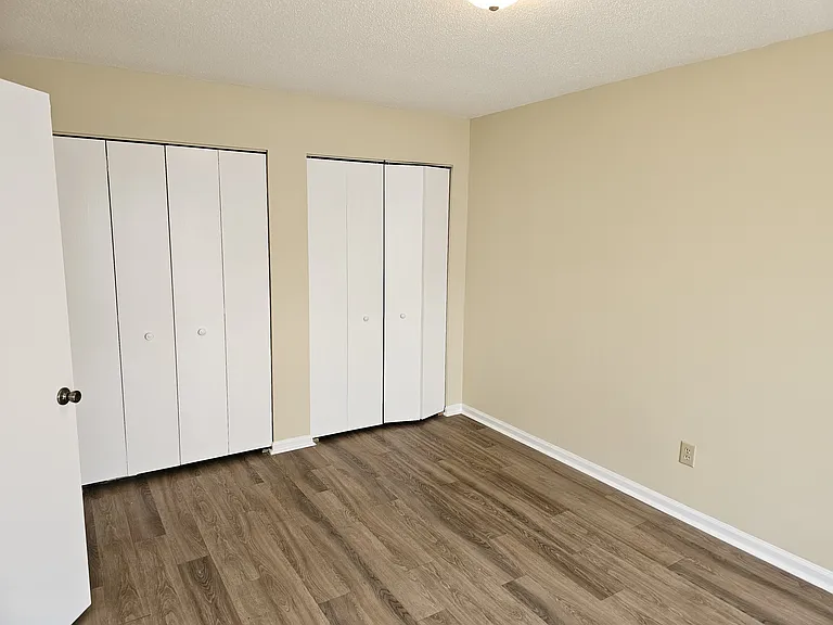 514 E Harden St #I — Photo 11