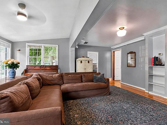 4th image of 1704 Maryland Ave