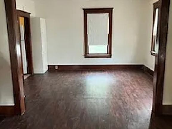 3rd image of 152 W Euclid Ave