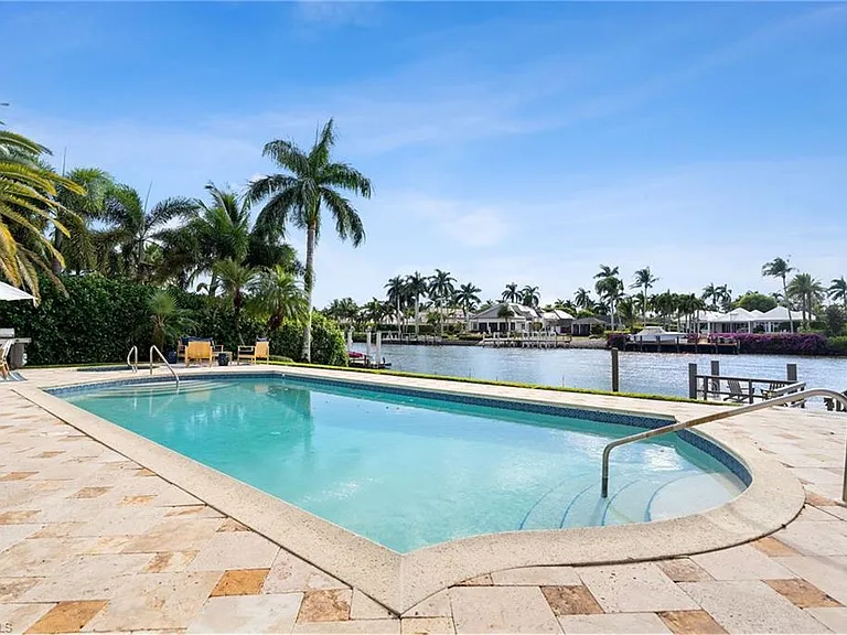 1060 Galleon Dr — Photo 27
